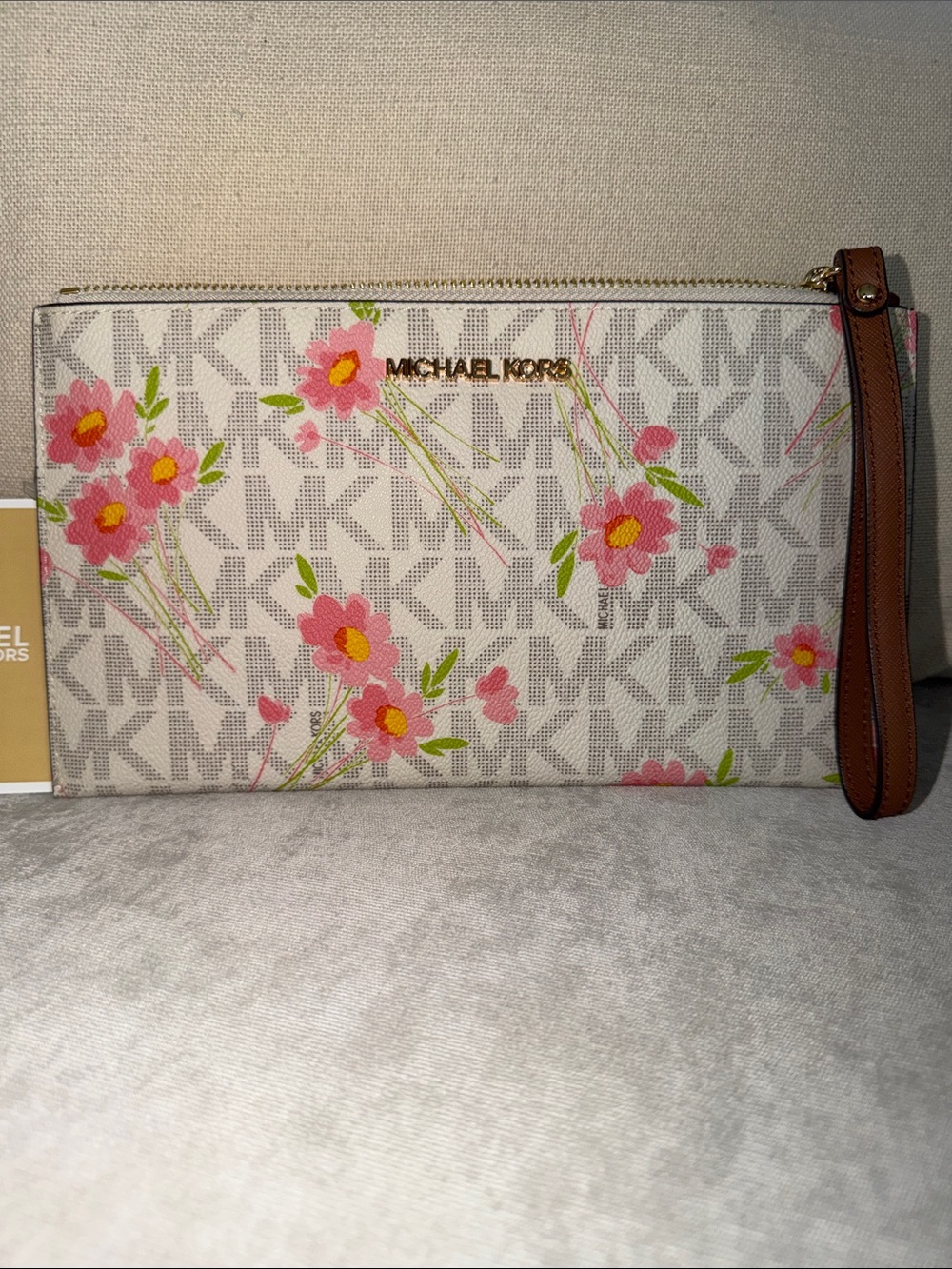 ❤️NEW!!!❤️ Michael Kors Cream MK Logo Floral Wristlet with Brown Strap